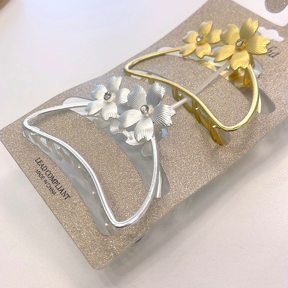 Brand New Natasha Set of 2 Metal Floral Rhinestone Gold & Silver Tone Hair Clips - Picture 11 of 15